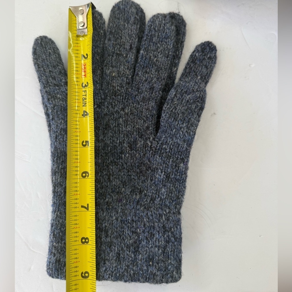 Dark Gray woven knit Wool winter gloves unisex women’s small medium like new - Picture 3 of 4